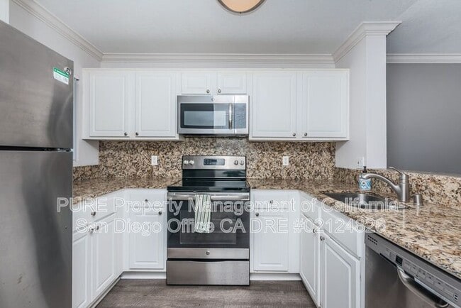 Building Photo - 7405 Charmant Dr