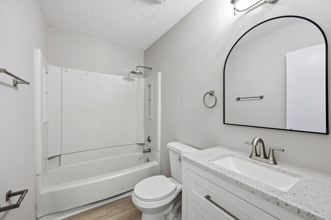 Building Photo - 4800 Hoyle Dr