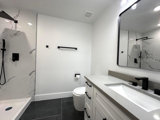 Building Photo - 250 E Collins St