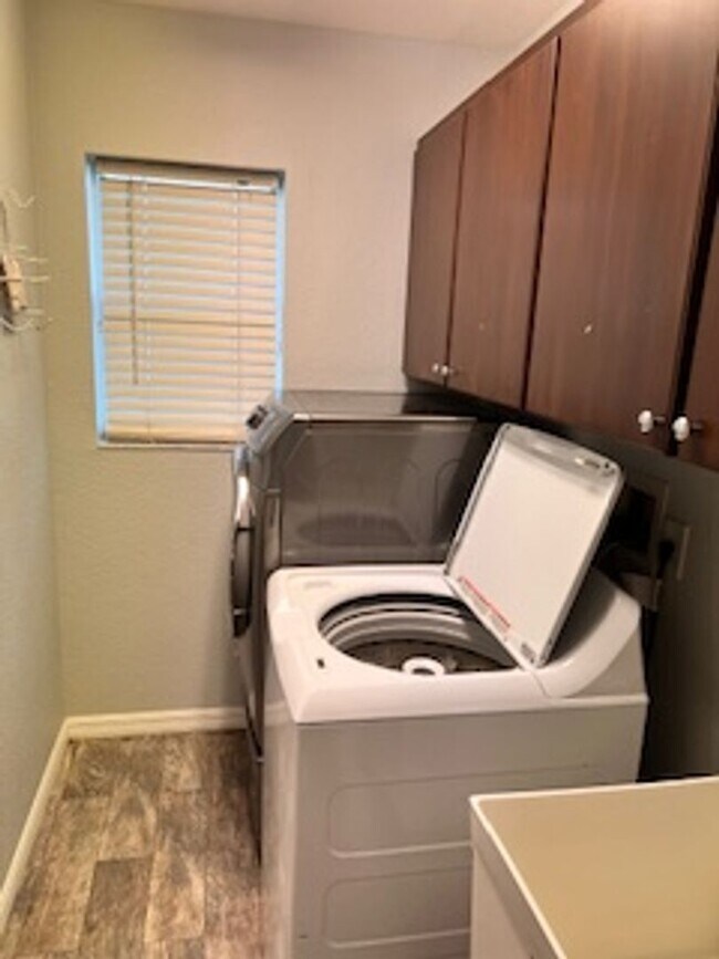 Building Photo - Annual DEEP CREEK Rental - 3/2/2