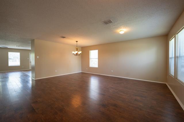 Building Photo - 1420 Bumble Bee Dr