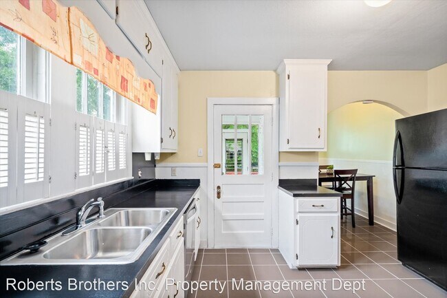 Building Photo - 4 br, 2 bath House - 263 Seminole Street