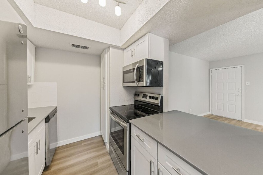 Building Photo - Meadows on Amanda Lane