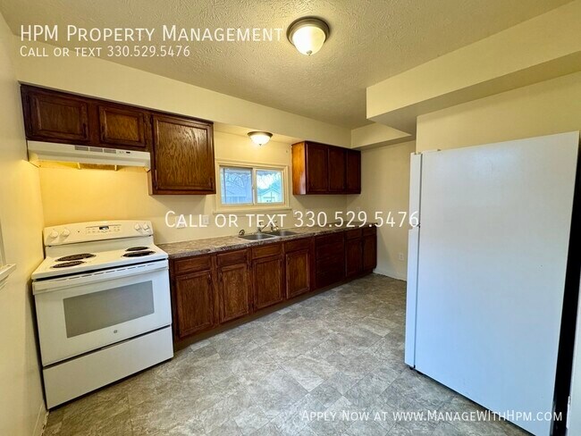 Building Photo - 1062 Merton Ave