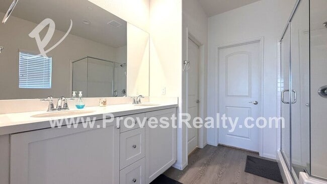 Building Photo - 10732 Quarter Horse Ave