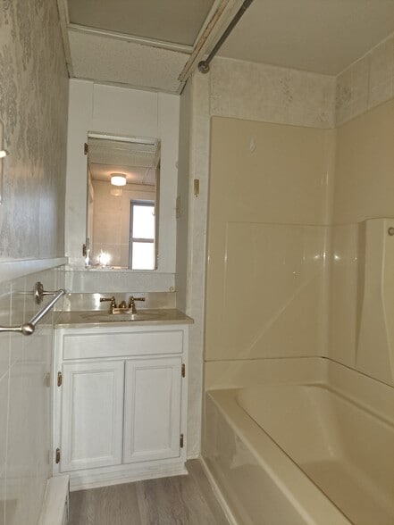 Building Photo - 2130 Avon Geneseo Rd