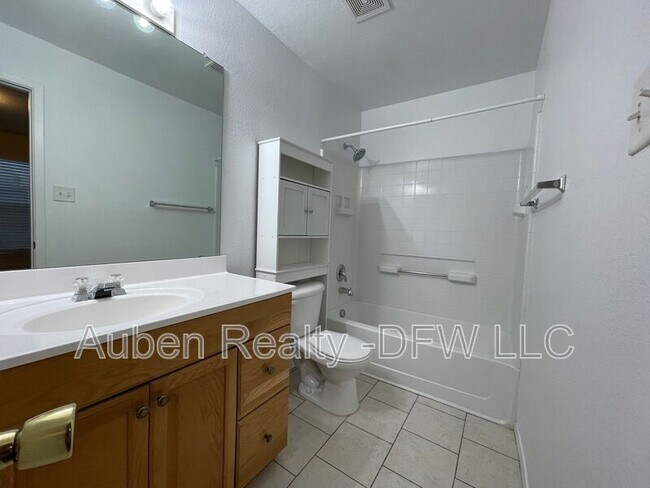 Building Photo - 121 Cambridge Dr