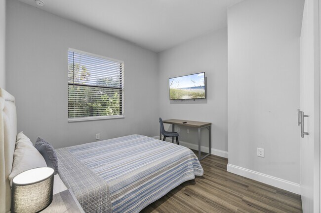 Building Photo - 622 Windermere Dr