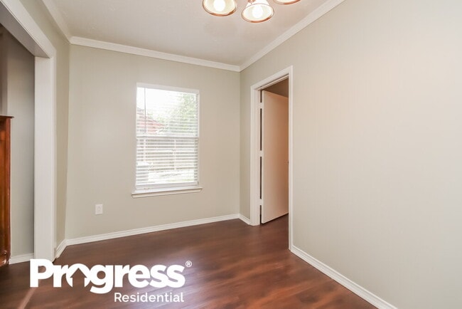 Building Photo - 9411 Spindlewood Dr