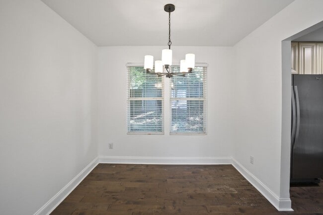 Building Photo - This stylish 4 bedroom, 2.5-bath rental is a true find!