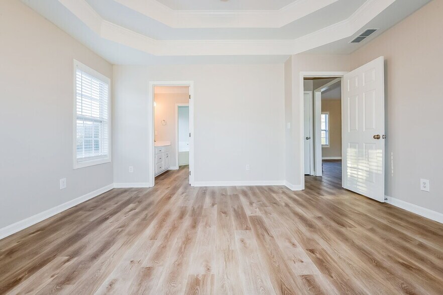 Building Photo - 1009 Crystal Brook Way