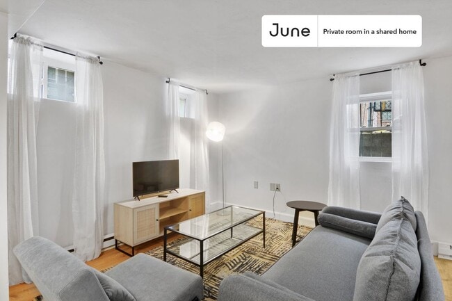 Building Photo - Room in Shared 3 bed/1 bath home