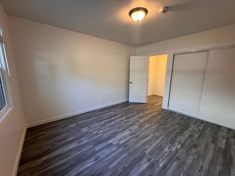 Building Photo - 456 N Westmoreland Ave