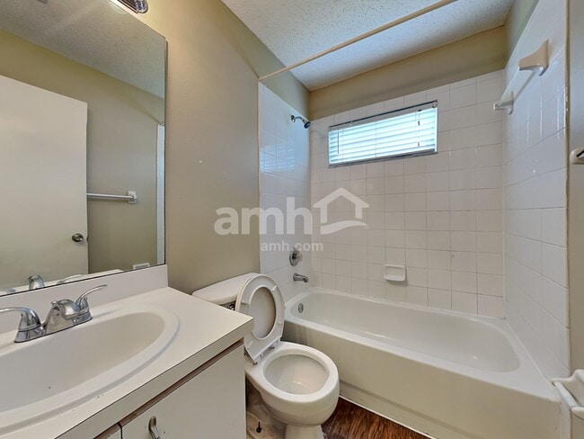 Building Photo - 4504 Reynolds Creek Ave