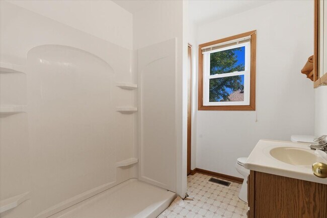 Building Photo - 69 E Grand Ave