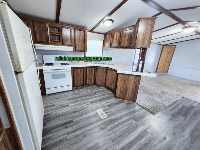 Building Photo - New Listing in Churubusco