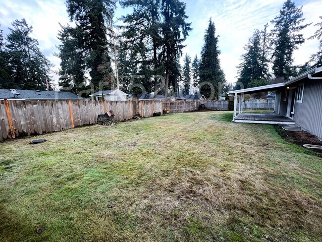 Building Photo - Spanaway Area 3 Bedroom Rambler