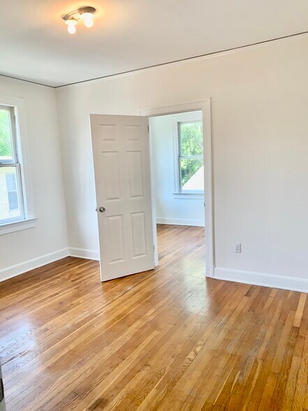 Middle bedroom - 768 Acosta St