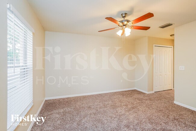 Building Photo - 363 Claridge Cir