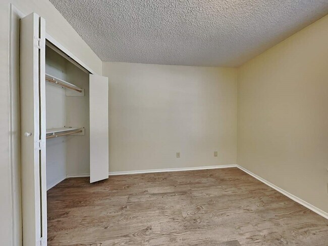 Building Photo - 5418 Mossgrey Ln