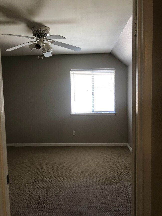 Building Photo - 1 BED/1 BATH CONDO NEAR LA JOLLA VILLAGE