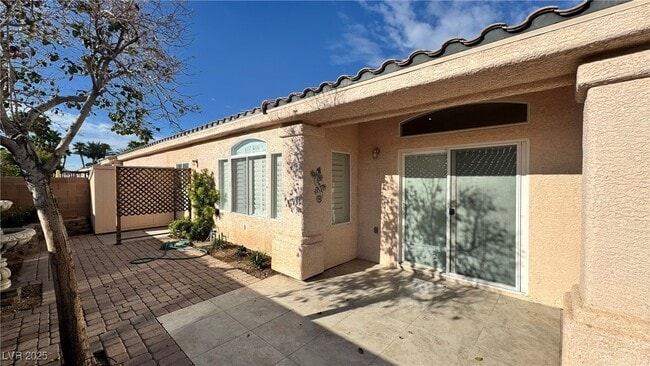 Building Photo - 2850 Cygnus St