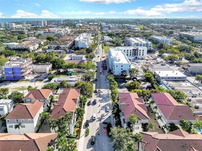 Building Photo - 290 NE 5th Ave