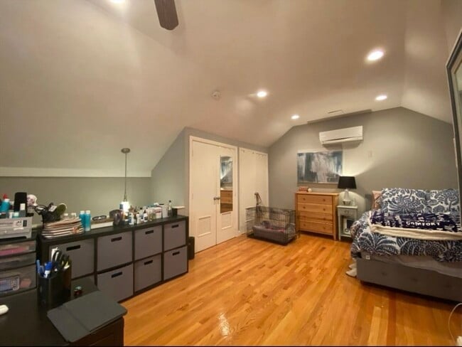 Building Photo - 112 Brookside Ave