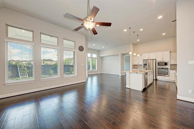 Building Photo - 2416 Echo Park Dr