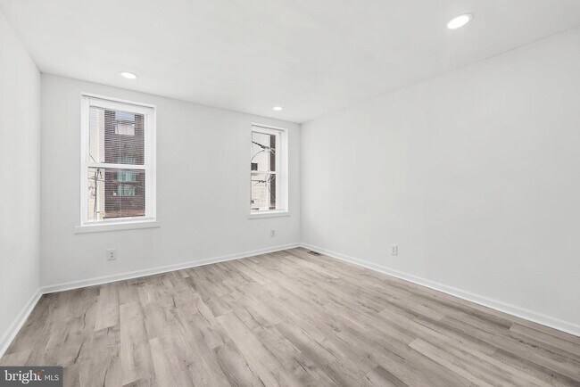 Building Photo - 1506 S Bambrey St
