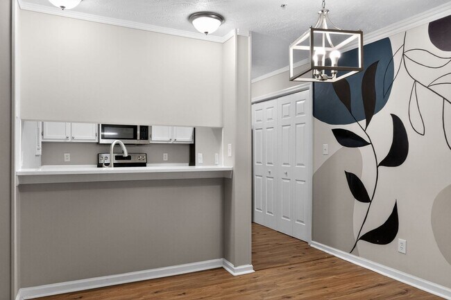 Building Photo - Spacious 3BR Condo in Fayetteville