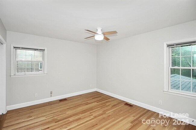Building Photo - 6908 Lancer Dr