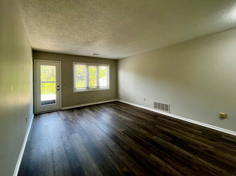 Building Photo - 812 Villa Park Ct