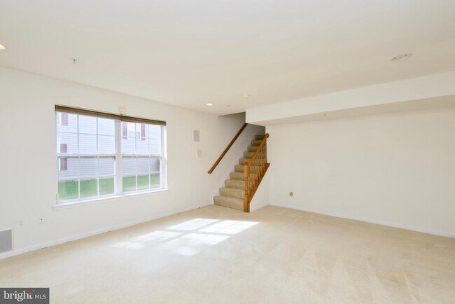 Building Photo - 1211 Ring Bill Loop