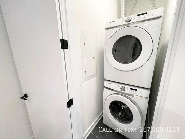 Building Photo - 1306 N Front St