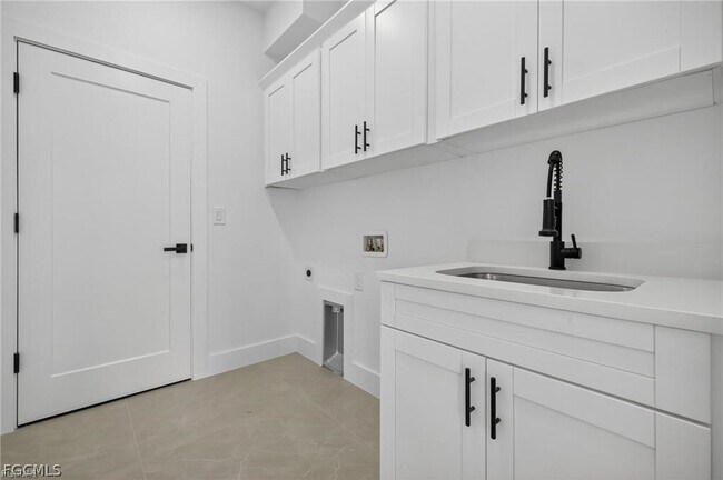 Building Photo - 208 Pembroke St