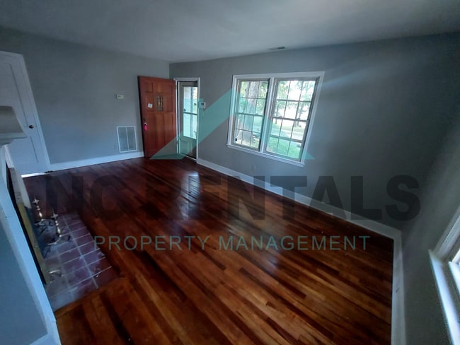 Building Photo - 1608 W Florida St