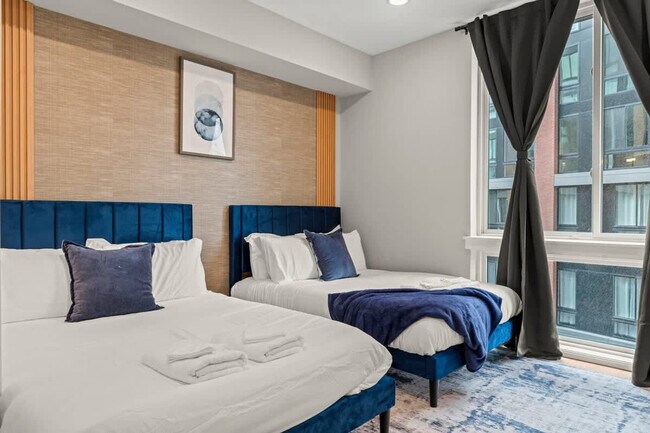 Building Photo - 916 N Delaware Ave