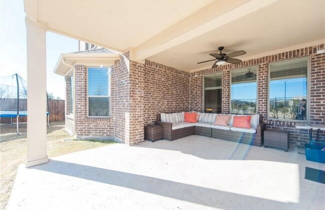 Building Photo - Beautiful, exquisite home in the heart of ...