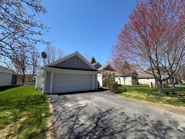 Building Photo - 3BR/3BA house plus utilities $3850