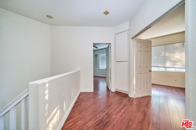 Building Photo - 915 Somerville