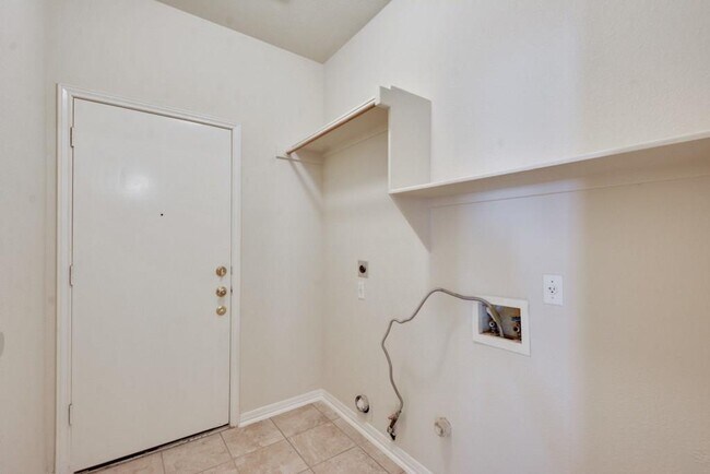 Building Photo - 13552 Anarosa Loop