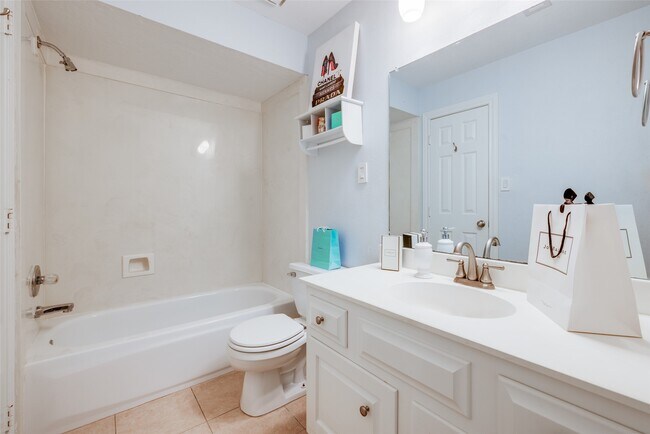 Building Photo - 5534 Honor Dr