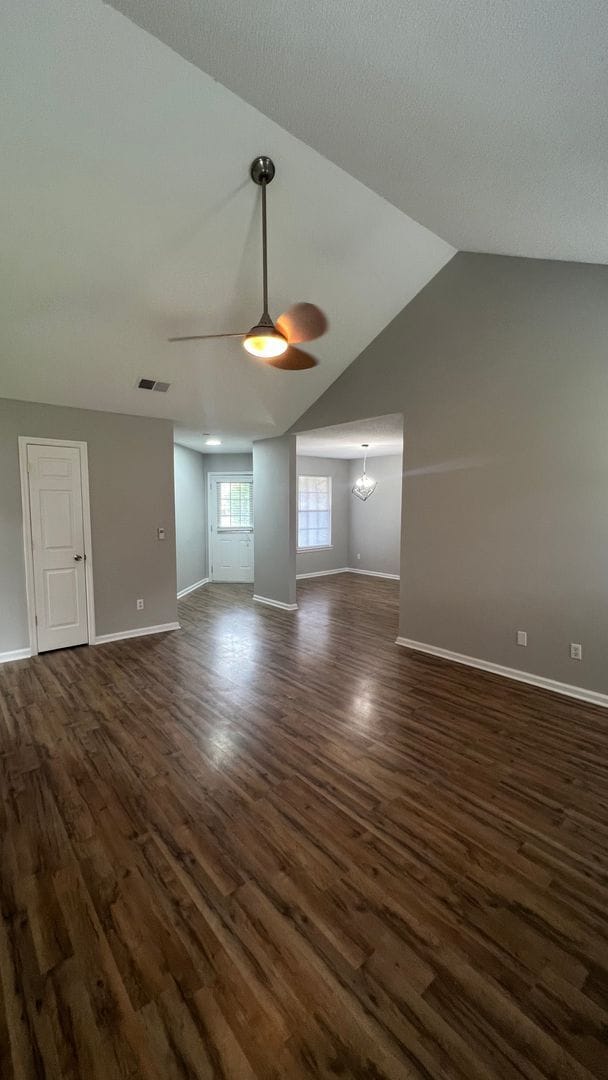 Building Photo - 916 Wrenwood Ln