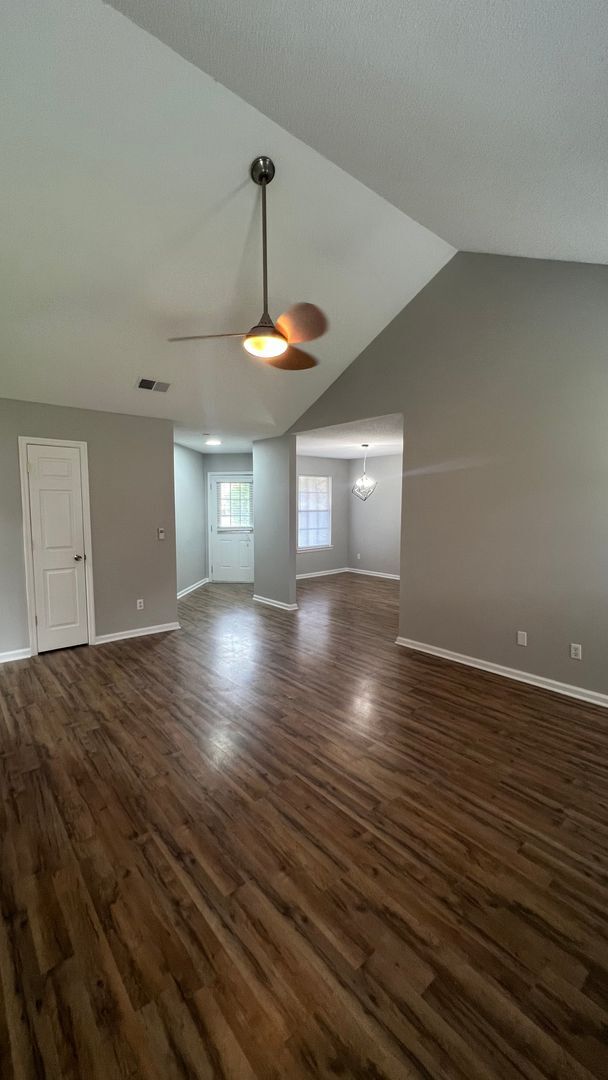 Building Photo - Updated 3 Bedroom Home in Hinesville, GA