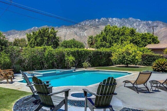 Building Photo - Family-Friendly Oasis in North Palm Springs
