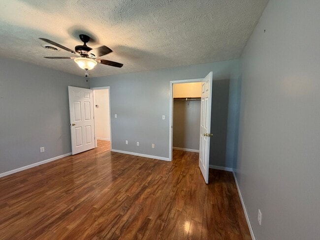 Building Photo - 3-Bedroom Home in Quiet Neighborhood Located in St. Robert, MO!