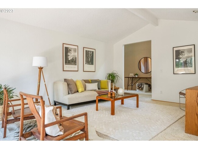 Building Photo - 2Bd/2Ba Second Floor Condo in SE with Washer & Dryer, 2 Car Dethatched Garage and a Serene Courty...