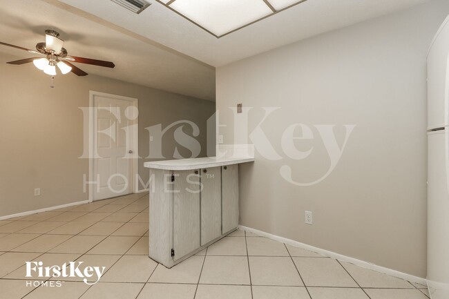 Building Photo - 2161 Tropic Ave