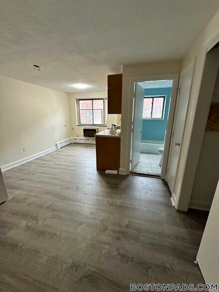 Building Photo - 9 Chester St